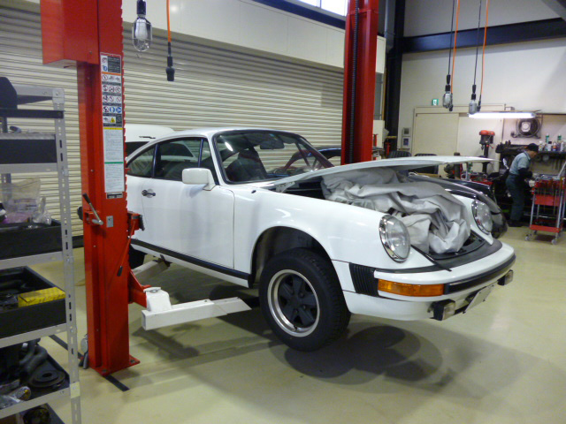 ポルシェ 911 SC エンジン＆トランスミッションのオーバーホール